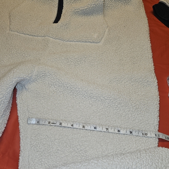American Eagle Outfitter L/XL Winter White Sherpa w/Black Bear Hoodie E.U.C. - Picture 11 of 13